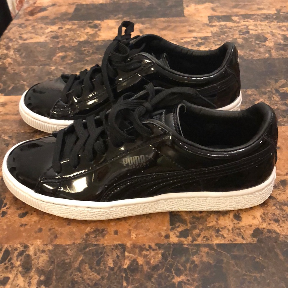 Big Girl puma sneakers,patent leather Sz 3